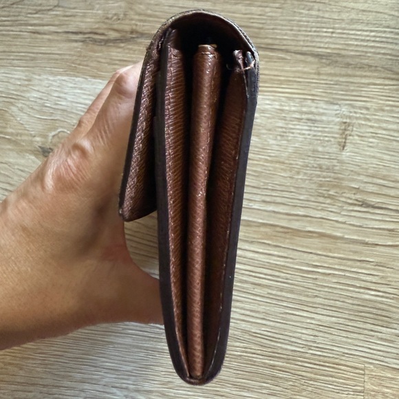 LOUIS VUITTON LV Monogram Sarah Wallet - Picture 5 of 14